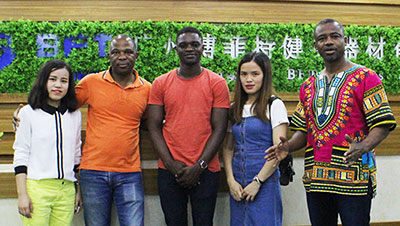 非洲客户来中国采购蜜桃视频黄色视频健身器材
